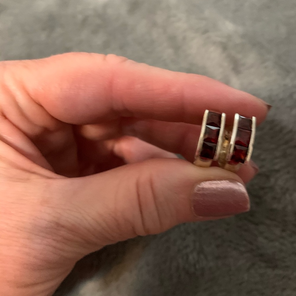 Beautiful garnet earrings in Sterling silver